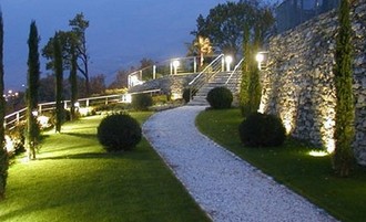 Instalación de iluminación exterior.